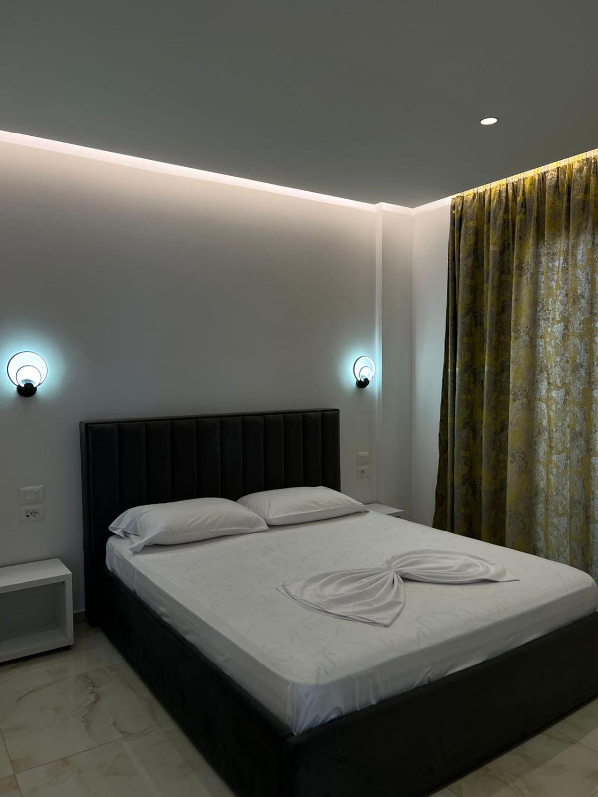Feniks Hotel Ксамил Экстерьер фото