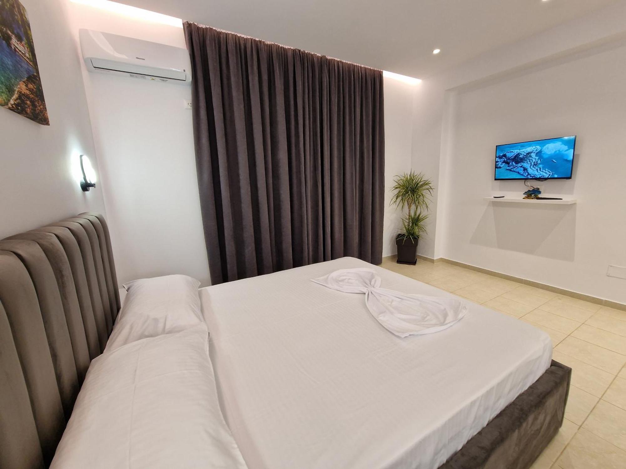 Feniks Hotel Ксамил Экстерьер фото