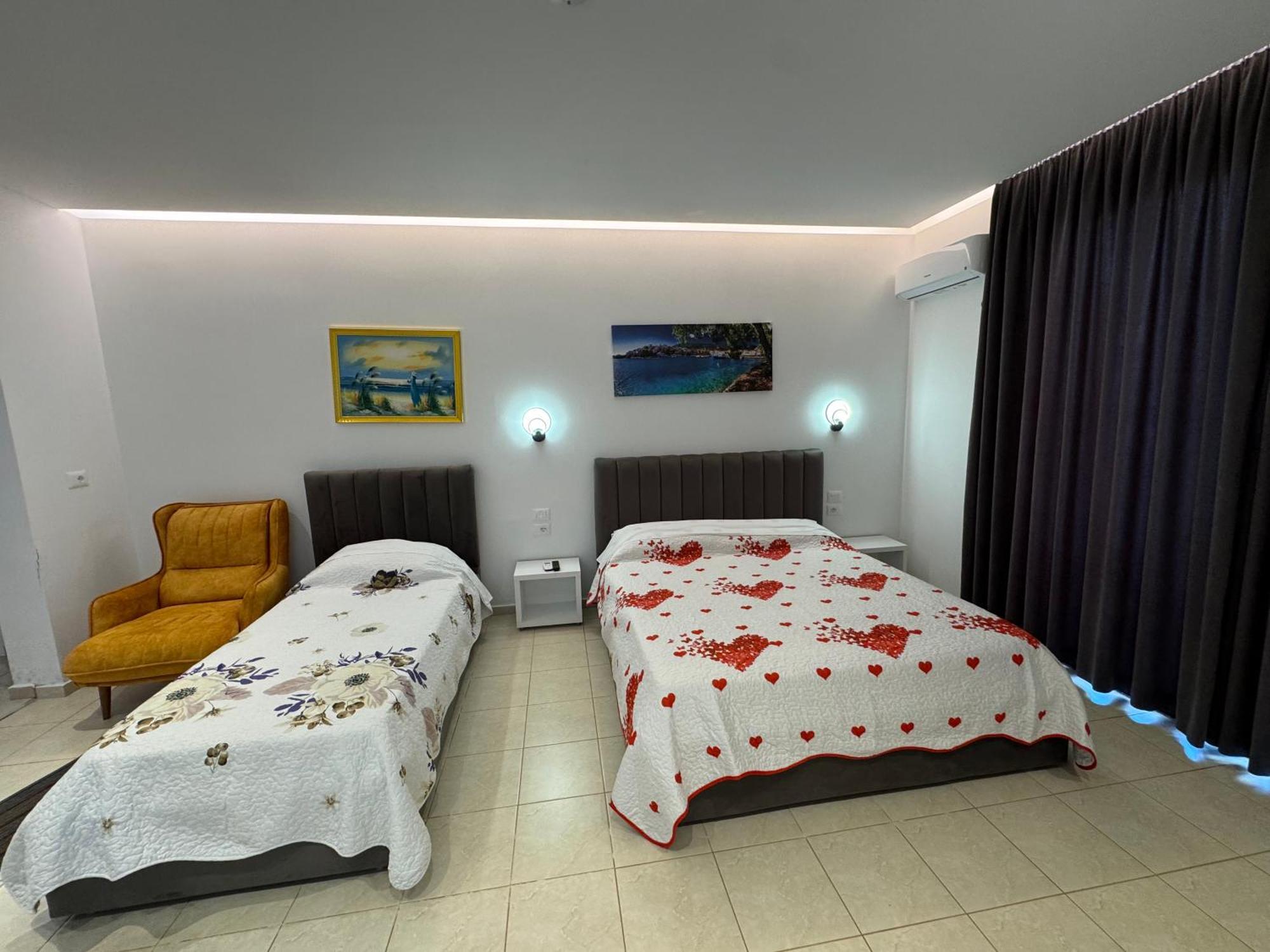 Feniks Hotel Ксамил Экстерьер фото
