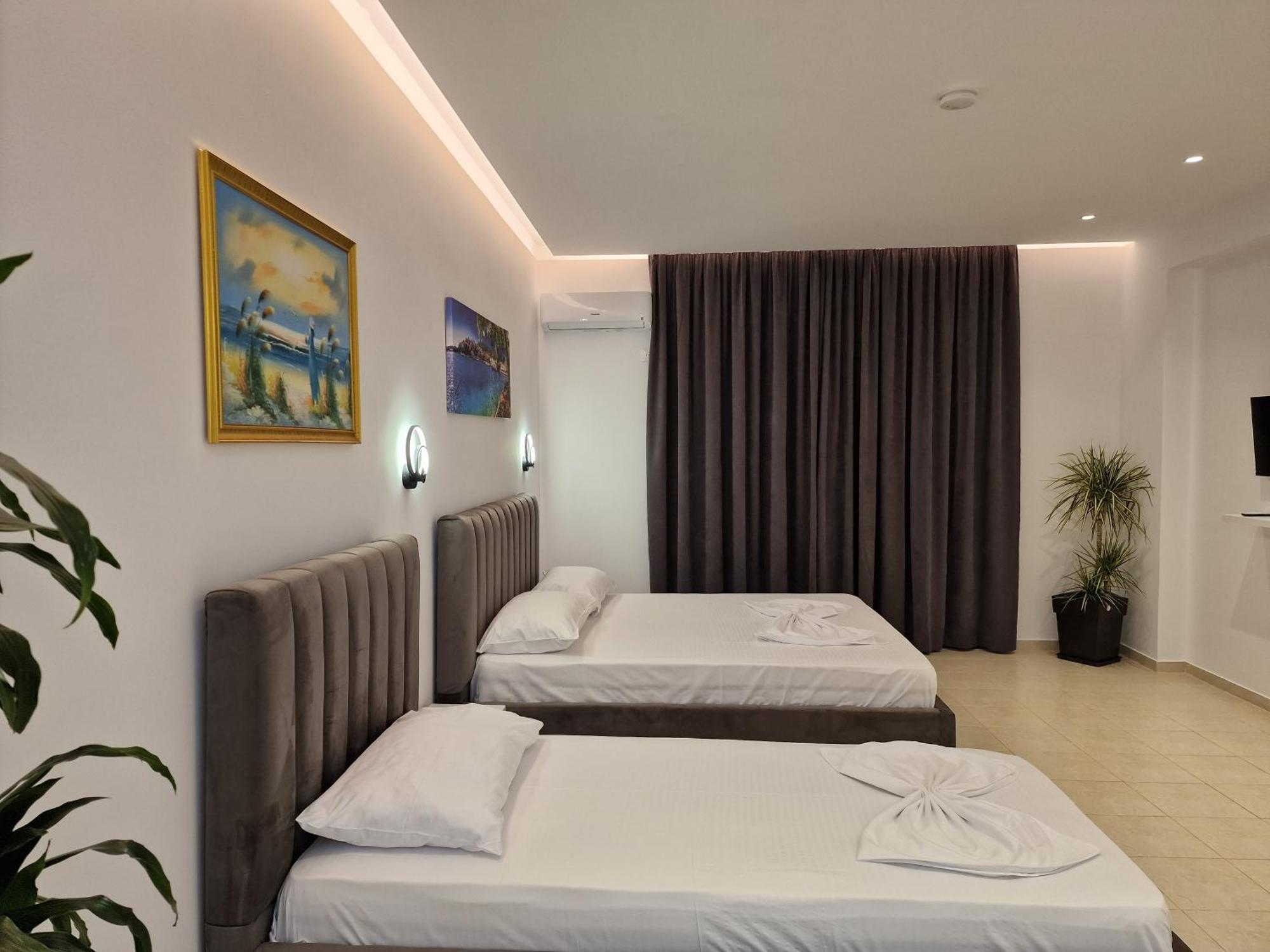 Feniks Hotel Ксамил Экстерьер фото