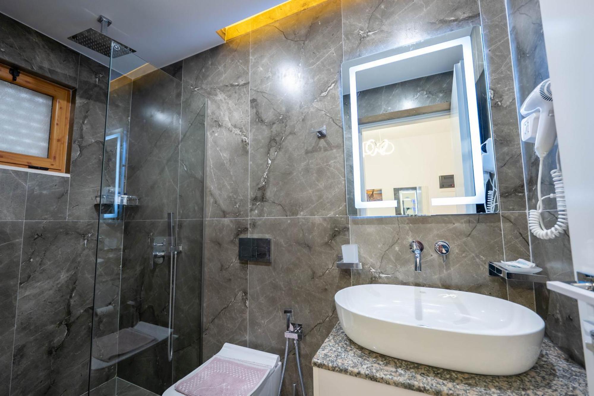 Feniks Hotel Ксамил Экстерьер фото